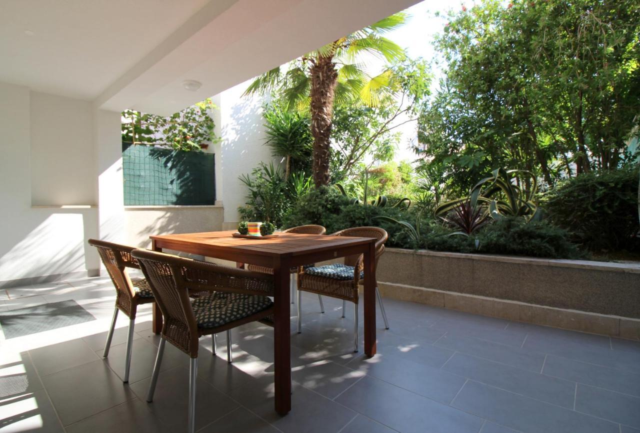 Modern Apartment Zen With Private Garden Porec Exterior photo